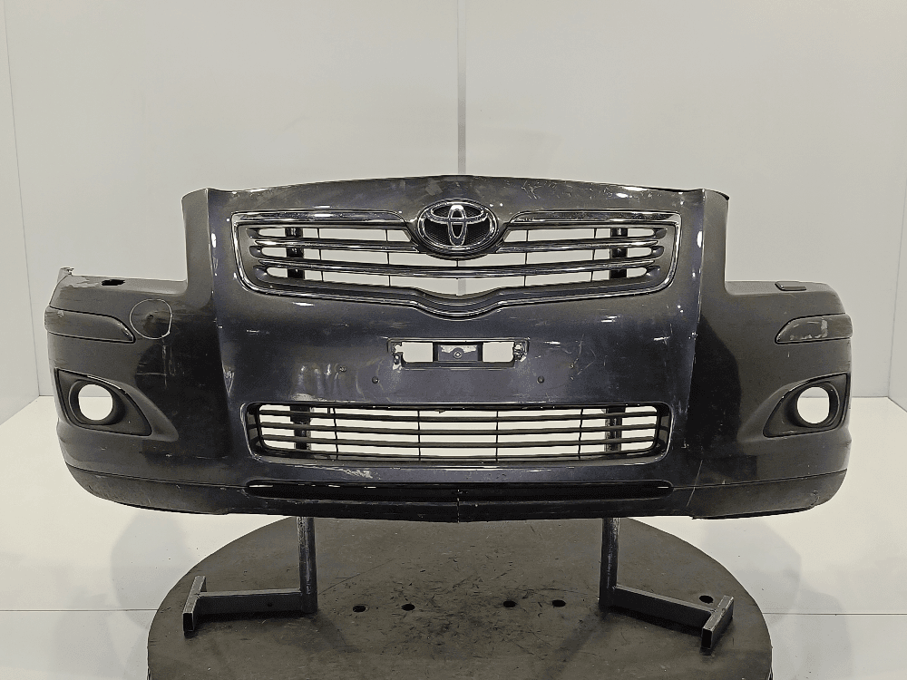 Бампер передний к Toyota Avensis 2 (03-06)