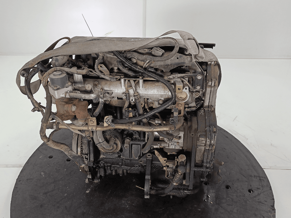 Двигатель к Nissan  Almera Tino (00-06)