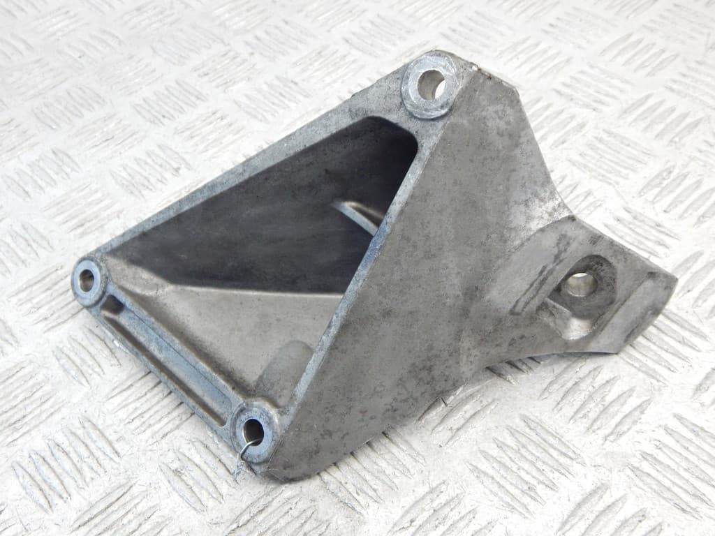 Кронштейн двигателя к BMW 7 E65/E66 (01-05)
