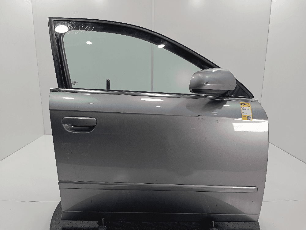 Дверь передняя правая к Audi A4 B7 (04-09)