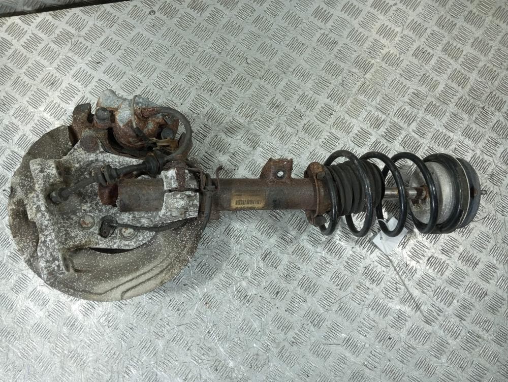 Стойка передняя правая к BMW 1 E81/E82/E87/E88 (04-07)
