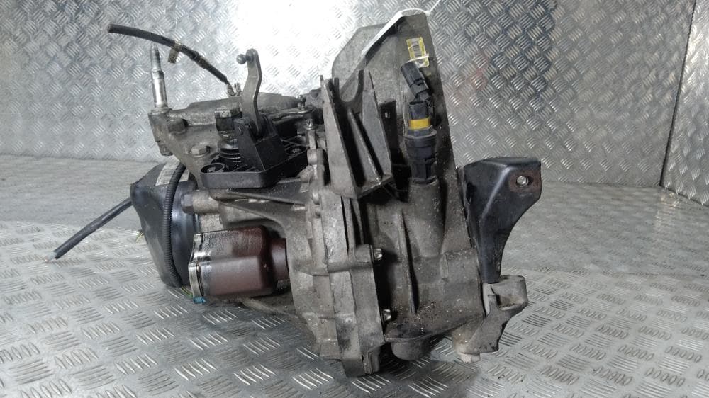 КПП механическая (МКПП) к Renault Clio 3 (05-09)