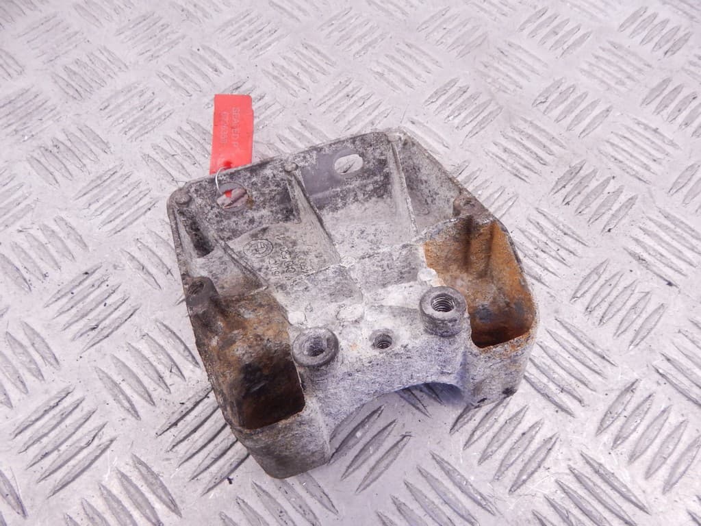 Кронштейн к BMW 5 E60/E61 (02-07)