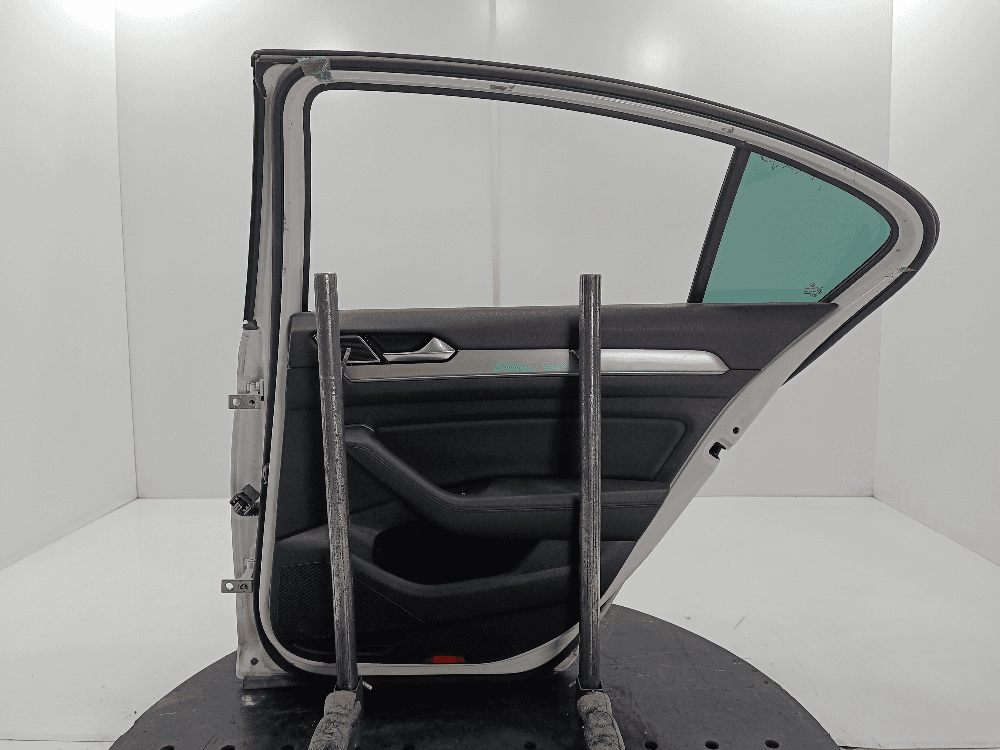 Дверь задняя правая к Volkswagen Passat B8 (14-19)