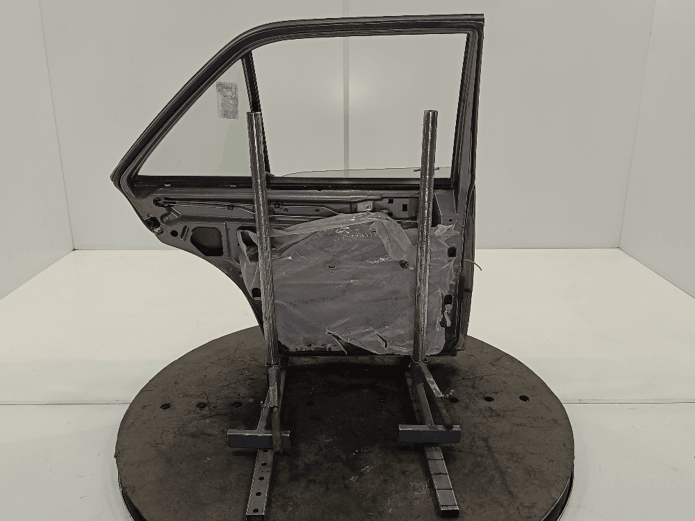 Дверь задняя левая к Mercedes 190 W201 (82-93)