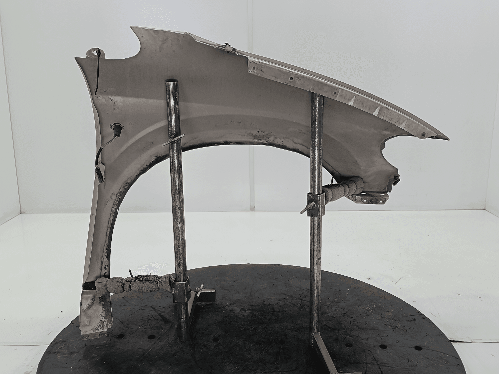 Крыло переднее левое к Chrysler Voyager 4 (01-04)