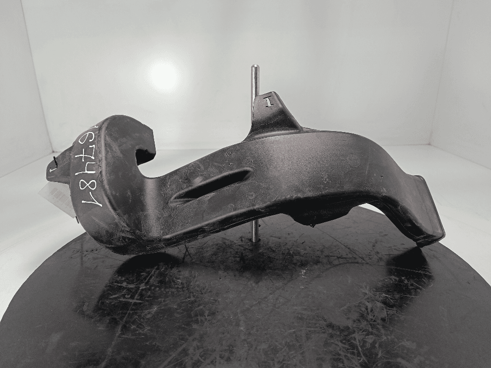 Воздуховод к Volkswagen Touareg 3 (18-24)