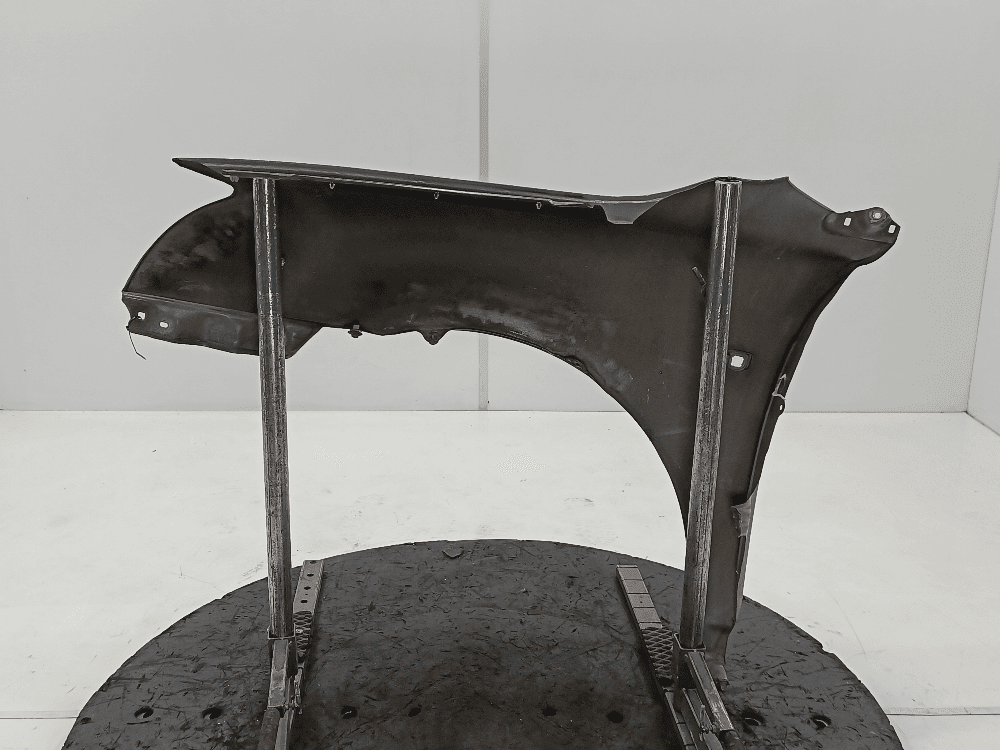 Крыло переднее правое к Toyota Avensis 2 (03-06)