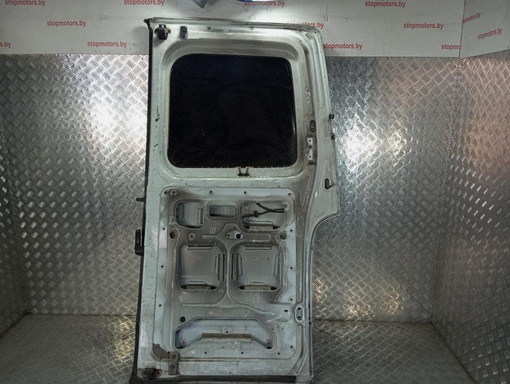 Дверь задняя распашная левая к Renault Master 2 Рестайлинг (03-06)