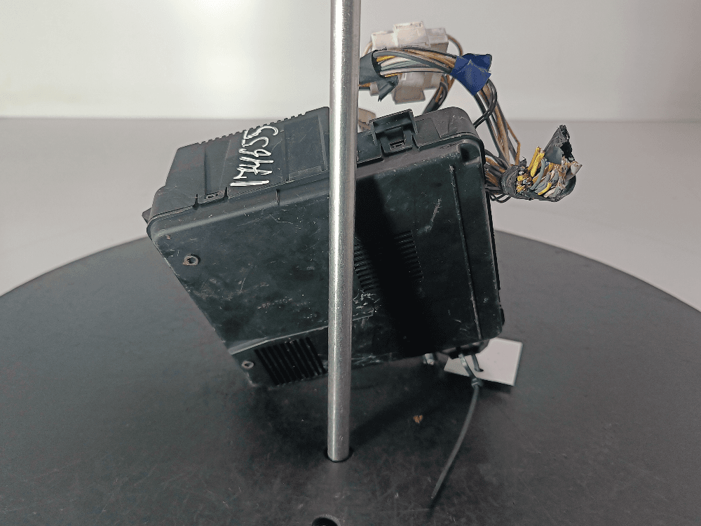 Блок предохранителей к Renault Scenic 2 (03-06)