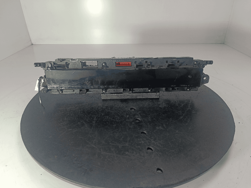 Щиток приборов (приборная панель) к Renault Scenic 2 (03-06)