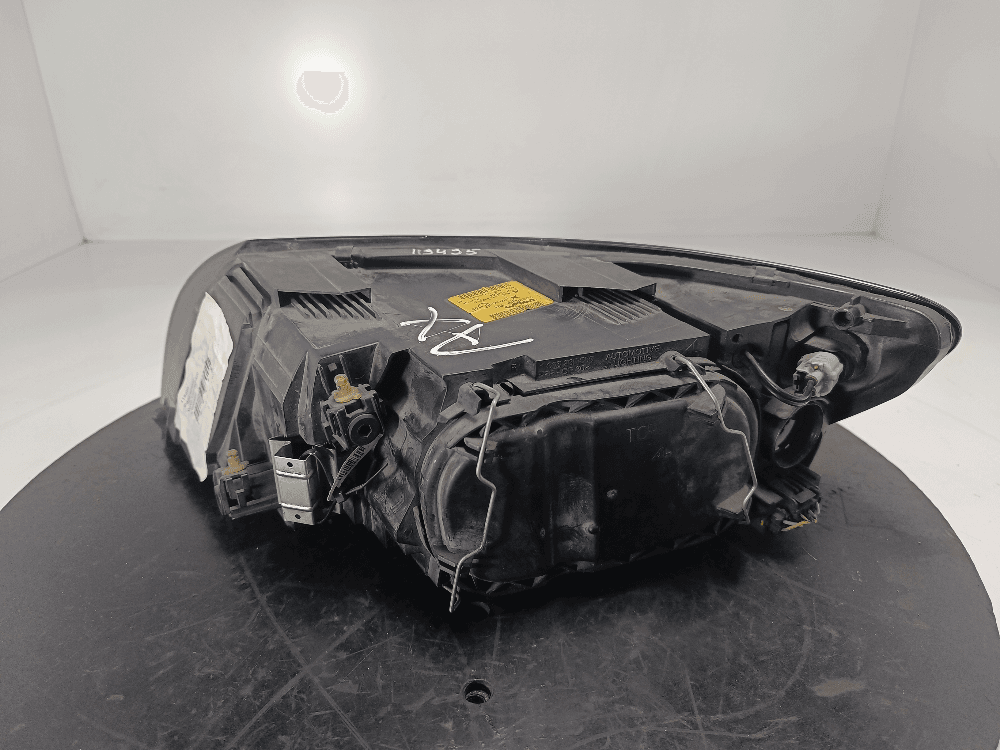 Фара правая к Volvo V50 (03-10)