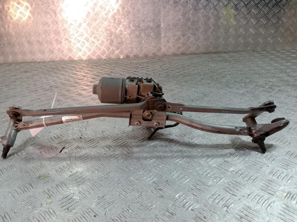 Механизм стеклоочистителя (трапеция дворников) к Audi A4 B7 (04-09)