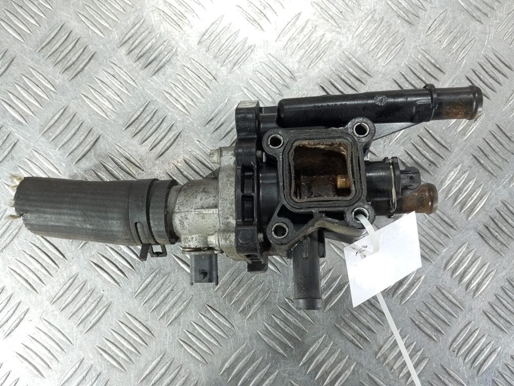 Корпус термостата к Chevrolet Cruze J300 (09-12)