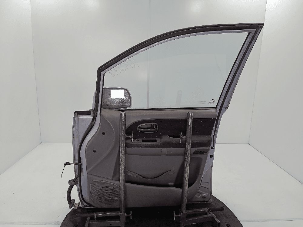 Дверь передняя правая к Hyundai Trajet (00-04)