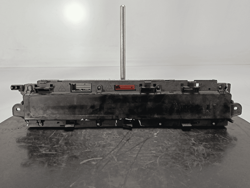 Щиток приборов (приборная панель) к Renault Scenic 2 (03-06)