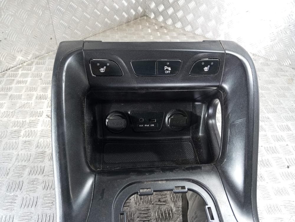 Консоль салона (кулисная часть) к Hyundai ix35 1 (10-13)