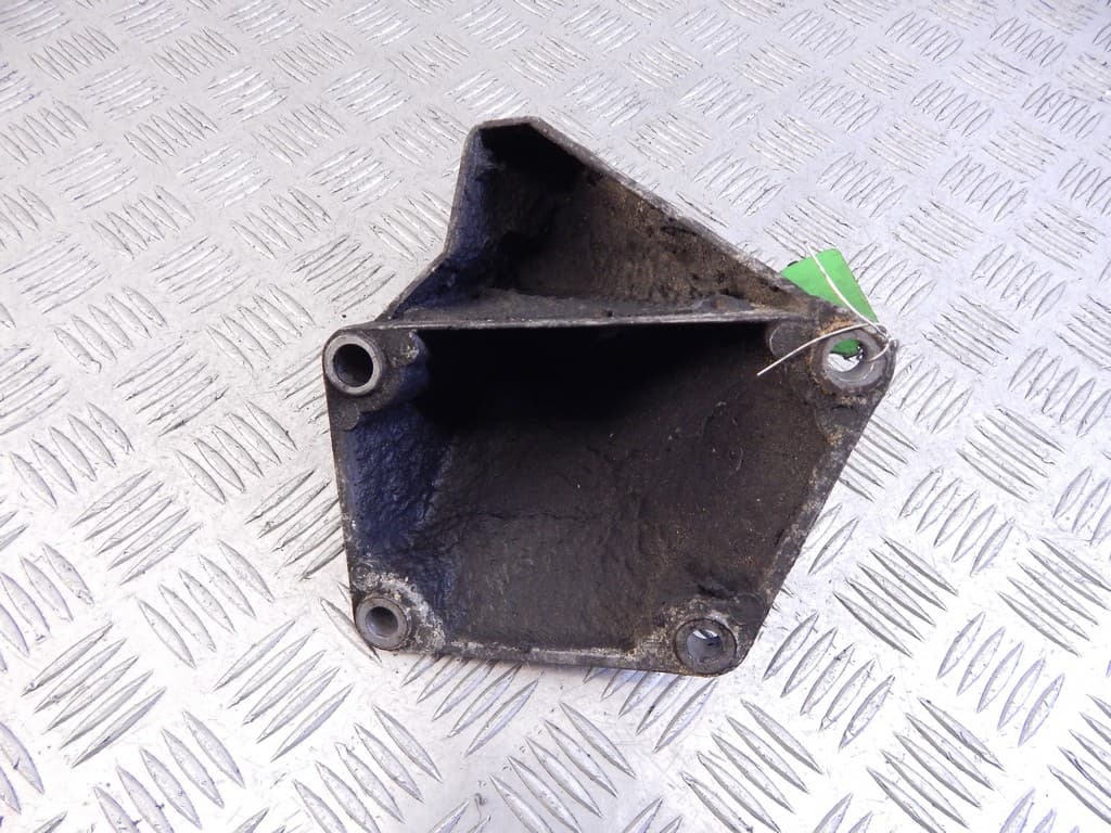 Кронштейн двигателя к Audi A6 C5/4B (97-01)
