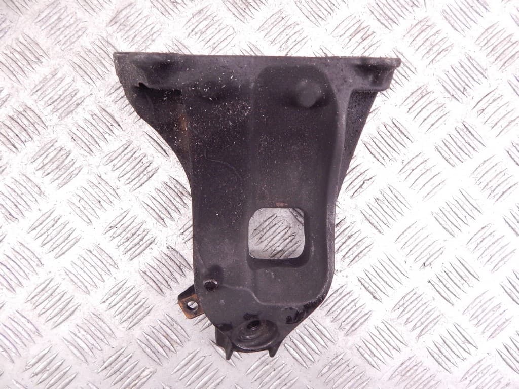 Кронштейн двигателя к BMW 7 E65/E66 Рестайлинг (05-08)