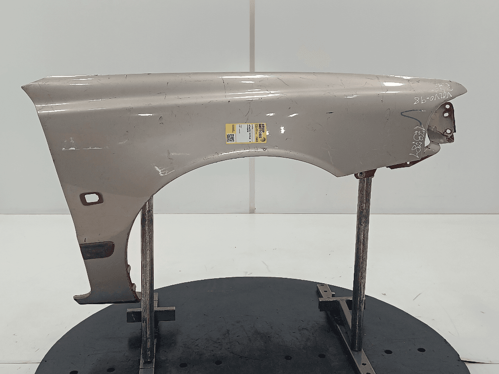 Крыло переднее правое к Volvo S40 1 (96-00)