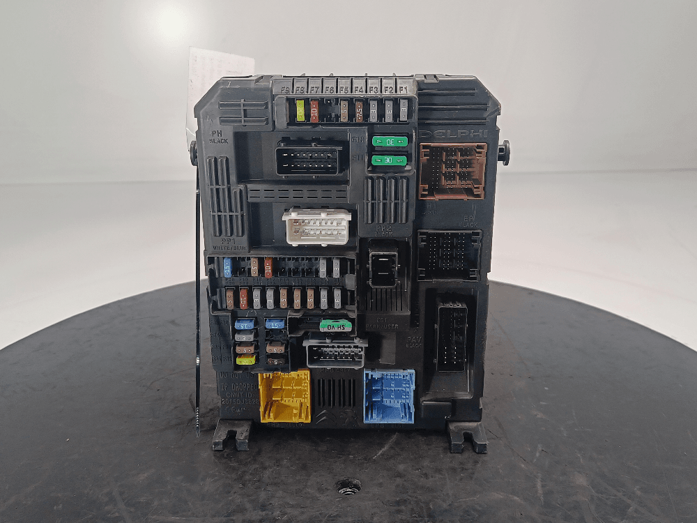 Блок предохранителей к Peugeot 3008 2 (17-20)