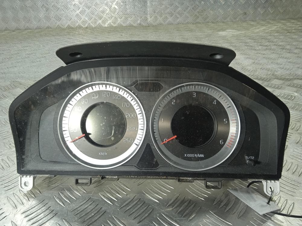 Щиток приборов (приборная панель) к Volvo V70 3 (07-13)