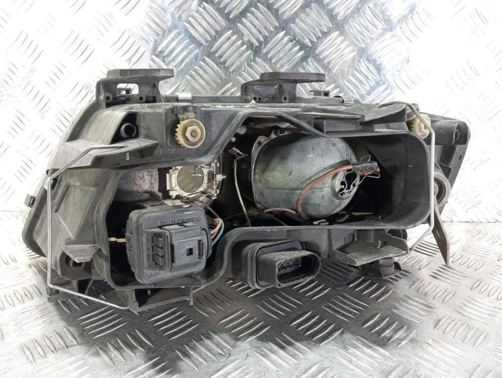 Фара правая к Audi A6 C5/4B Рестайлинг (01-04)