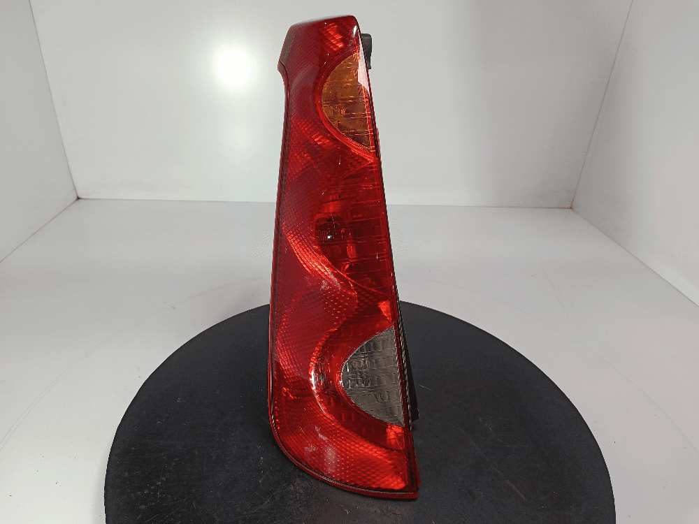 Фонарь задний левый к Nissan  Note E11 (05-09)