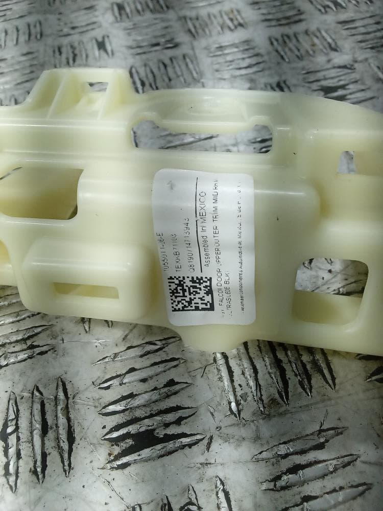 Кронштейн к Tesla Model X (15-21)