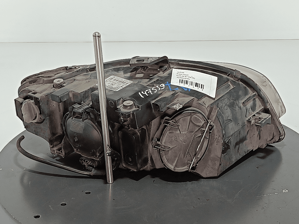 Фара левая к Audi A4 B7 (04-09)