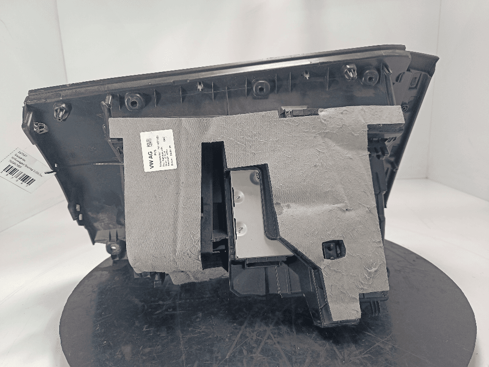 Бардачок к Volkswagen Touareg 3 (18-24)