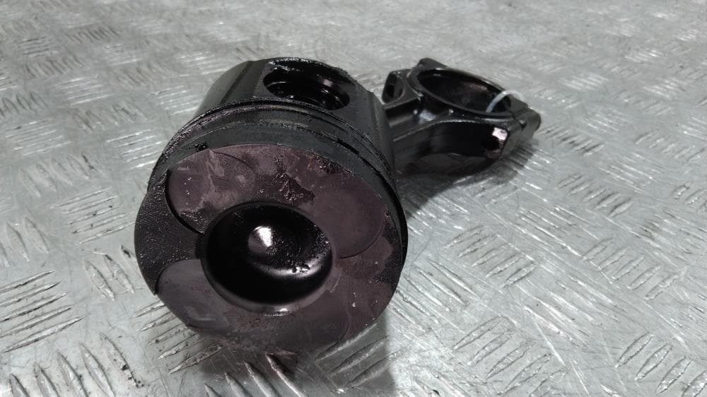 Поршень к Renault Laguna 2 (01-05)