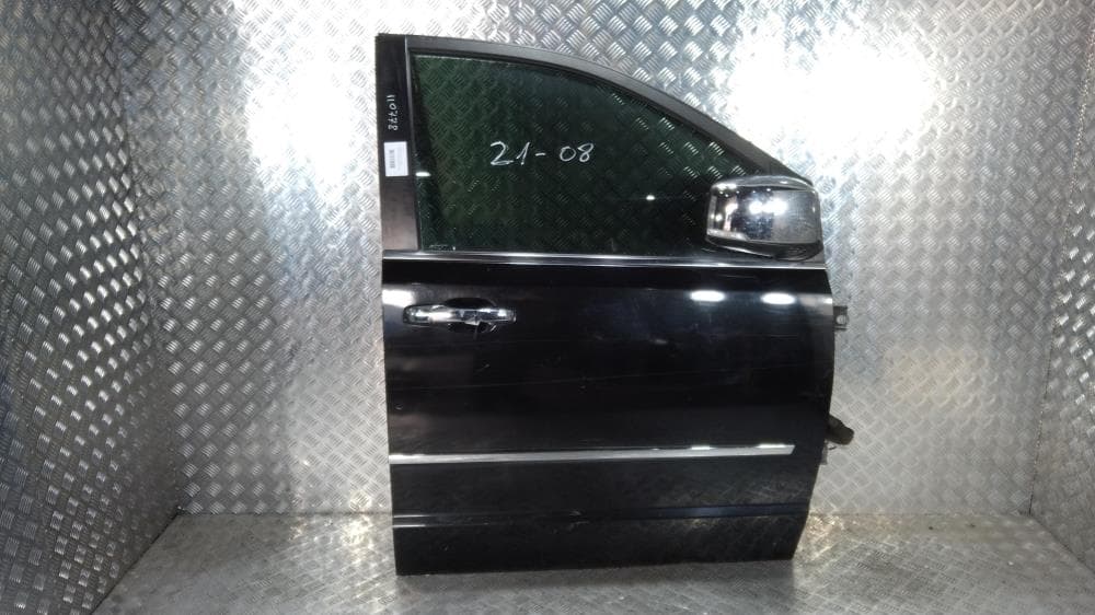 Дверь передняя правая к Chrysler Grand Voyager 5 (07-10)