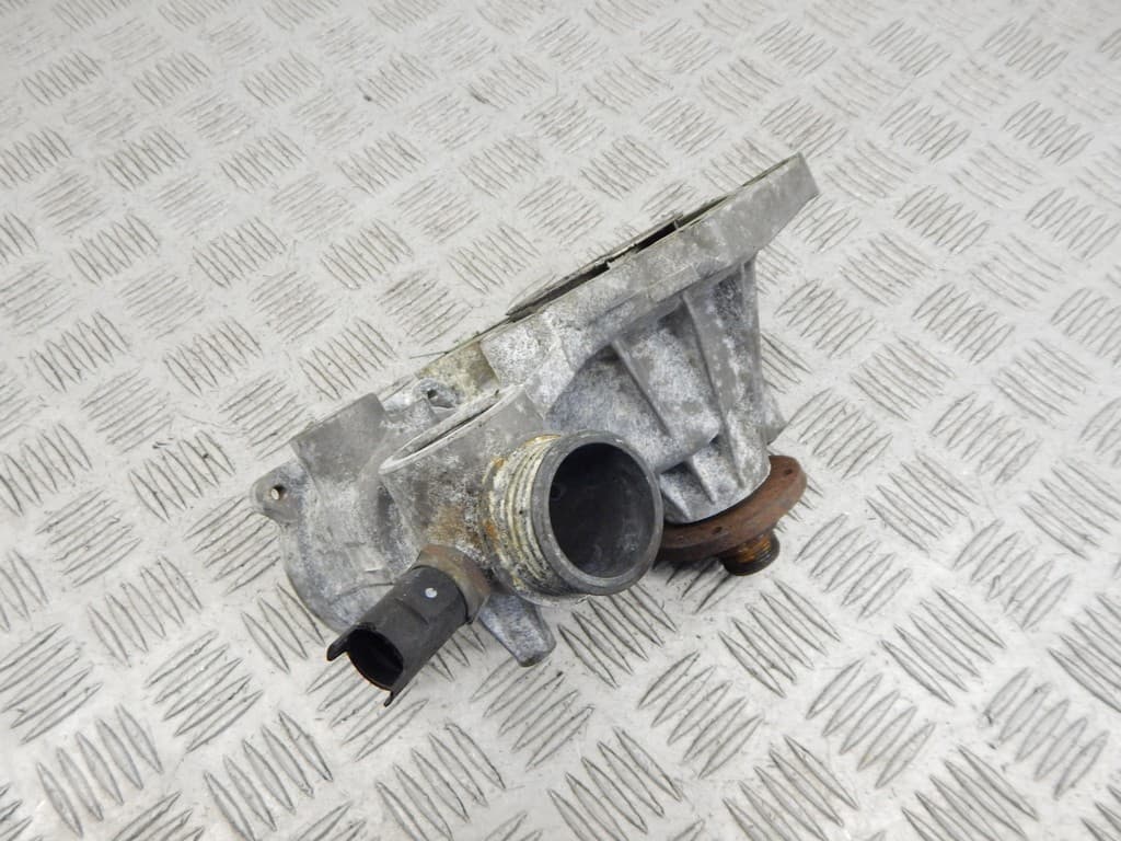 Помпа к BMW 7 E38 (94-98)