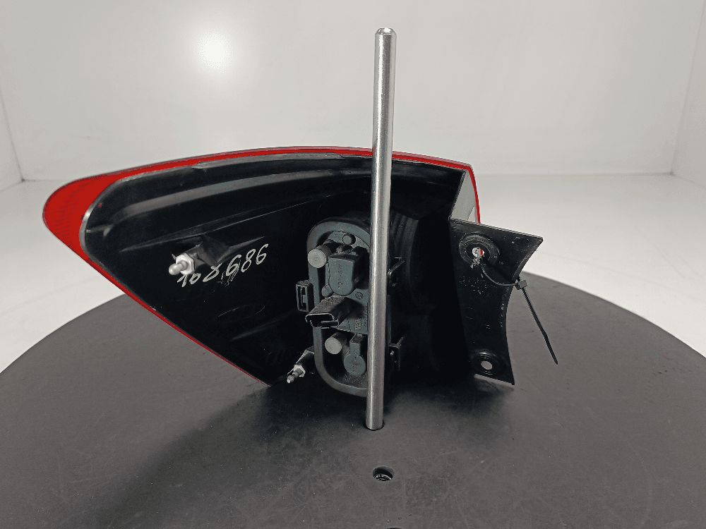 Фонарь задний правый к Nissan  Qashqai 1 (07-10)