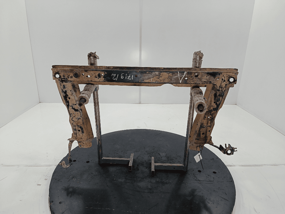 Балка под радиатор к Renault Megane 2 (02-06)