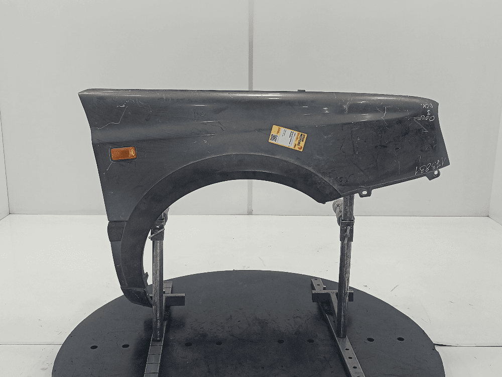 Крыло переднее правое к Volkswagen Golf 3 (91-99)