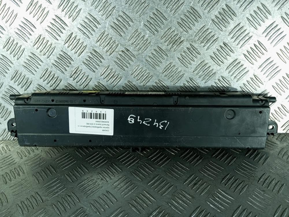 Щиток приборов (приборная панель) к Renault Scenic 2 (03-06)