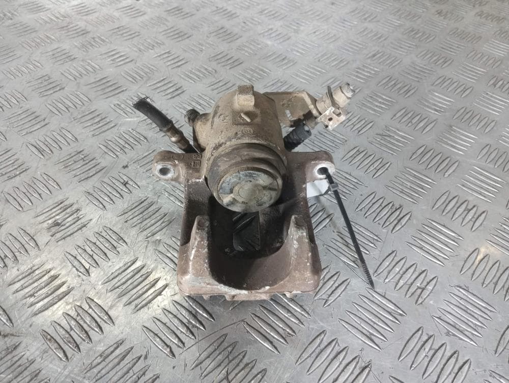 Суппорт задний правый к Volkswagen Golf 4 (97-06)