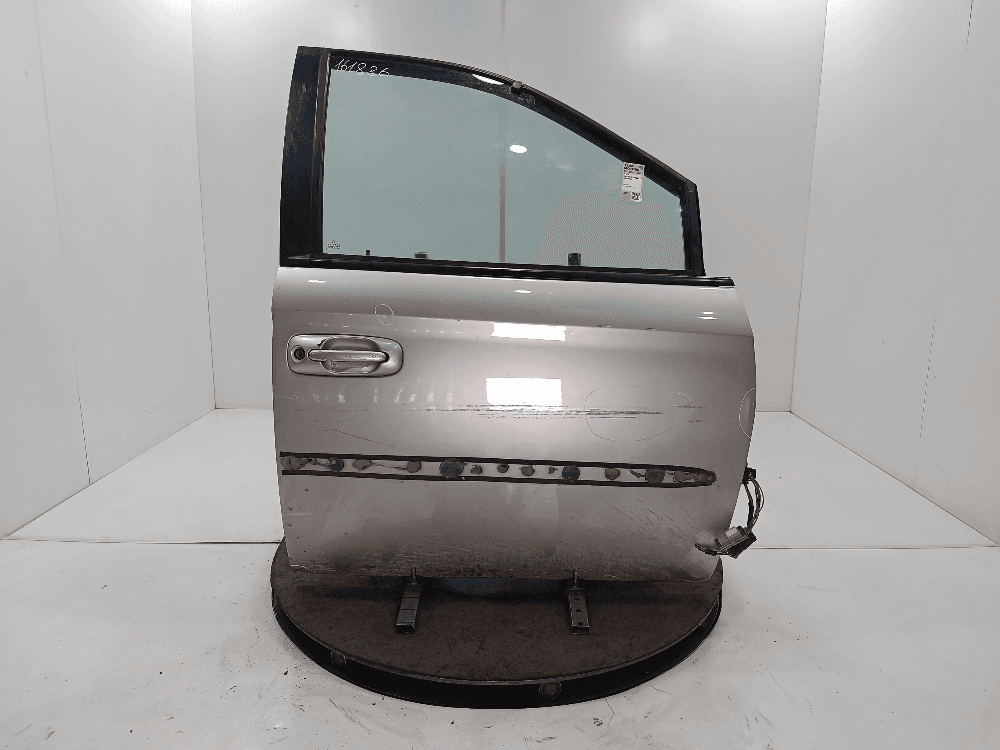 Дверь передняя правая к Chrysler Voyager 4 (01-04)
