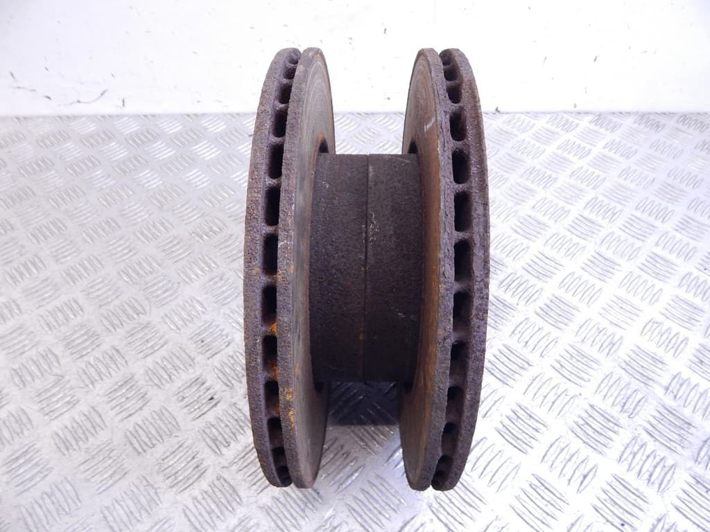 Диск тормозной передний к BMW 3 E46 (97-03)
