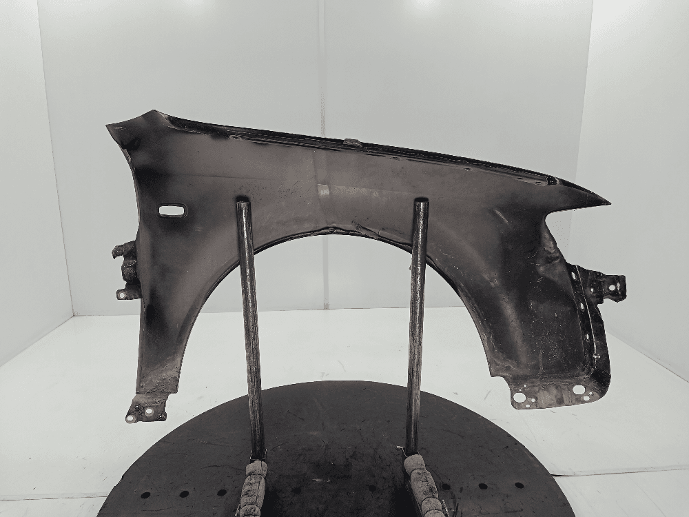 Крыло переднее левое к Audi A4 B6 (01-05)