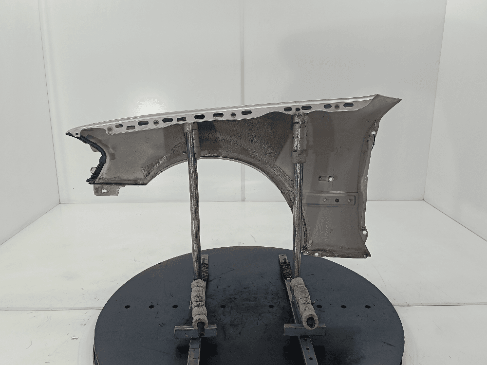 Крыло переднее правое к Mercedes C Class W202/S202 (93-97)