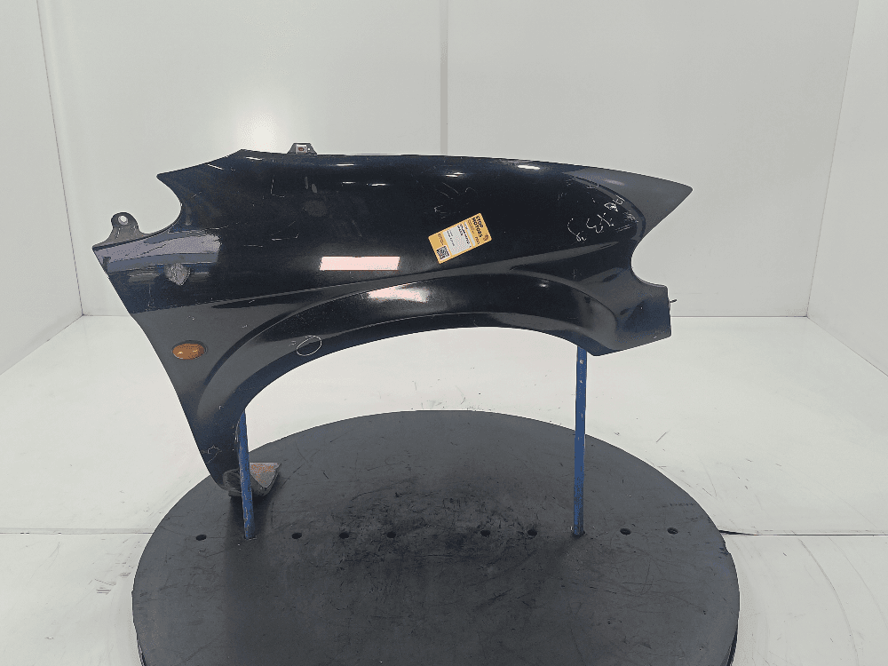 Крыло переднее правое к Chrysler Voyager 4 (01-04)