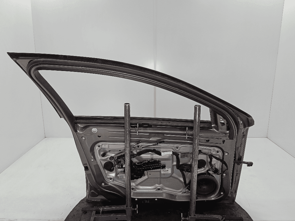 Дверь передняя левая к Volvo XC70 3 (07-13)