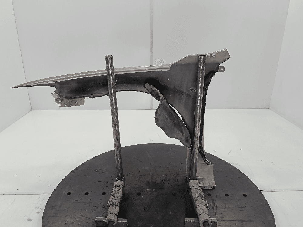 Крыло переднее правое к Mazda 6 1 (02-05)