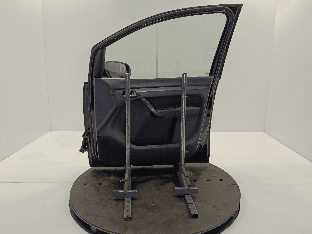 Дверь передняя правая к Volkswagen Touran 1 (03-07)