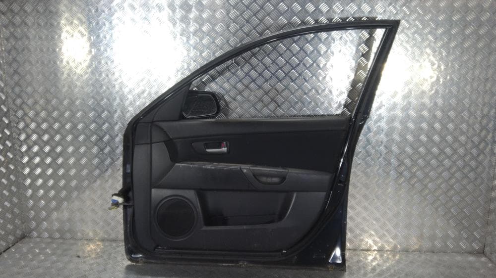 Дверь передняя правая к Mazda 3 BK (03-06)
