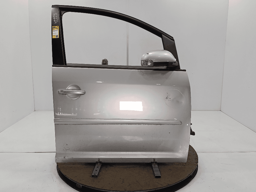 Дверь передняя правая к Volkswagen Touran 1 (03-07)
