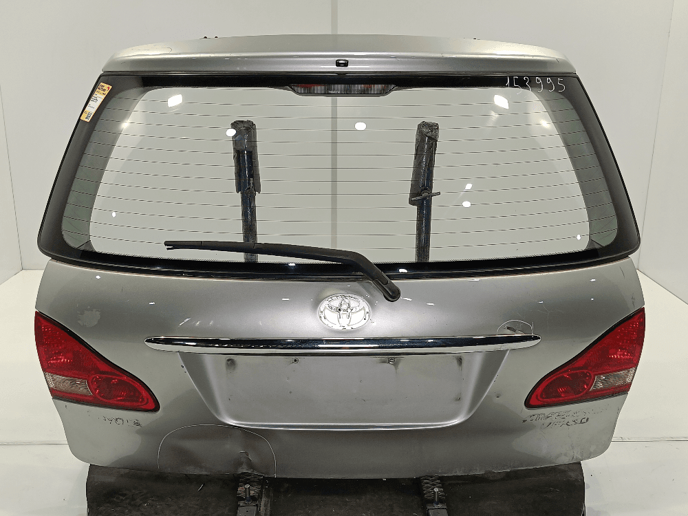 Крышка багажника (дверь 3-5) к Toyota Avensis Verso (01-03)